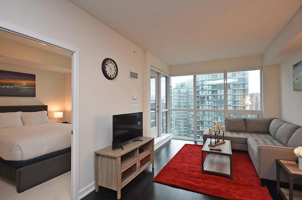 Royal Stays Furnished Apartments - Square One Mississauga Ngoại thất bức ảnh