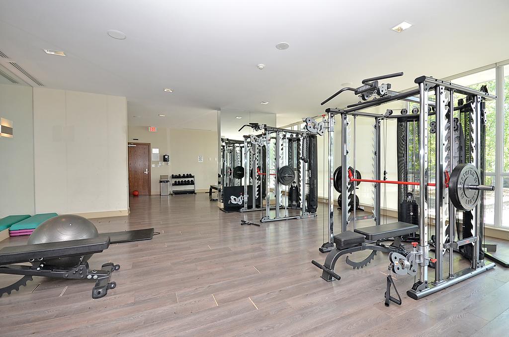 Royal Stays Furnished Apartments - Square One Mississauga Ngoại thất bức ảnh