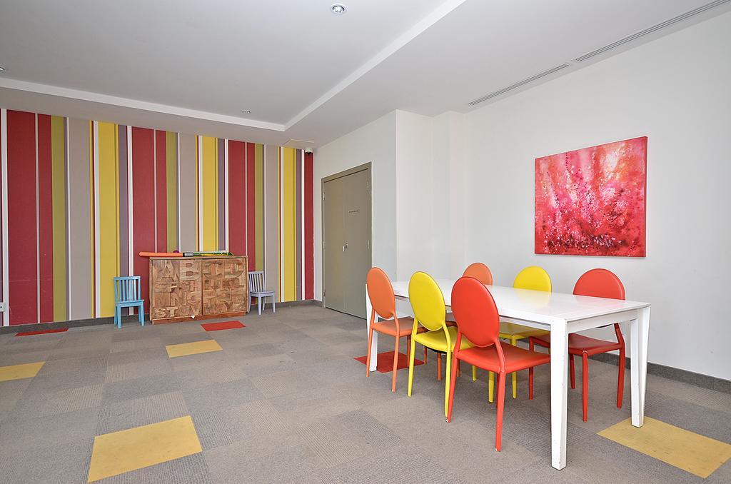 Royal Stays Furnished Apartments - Square One Mississauga Ngoại thất bức ảnh