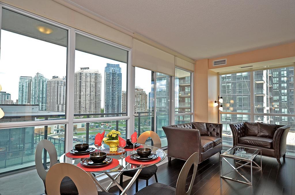 Royal Stays Furnished Apartments - Square One Mississauga Ngoại thất bức ảnh