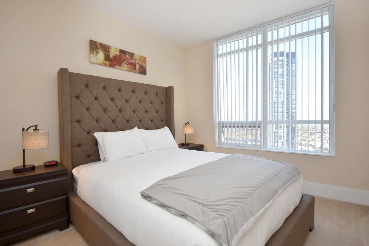 Royal Stays Furnished Apartments - Square One Mississauga Ngoại thất bức ảnh