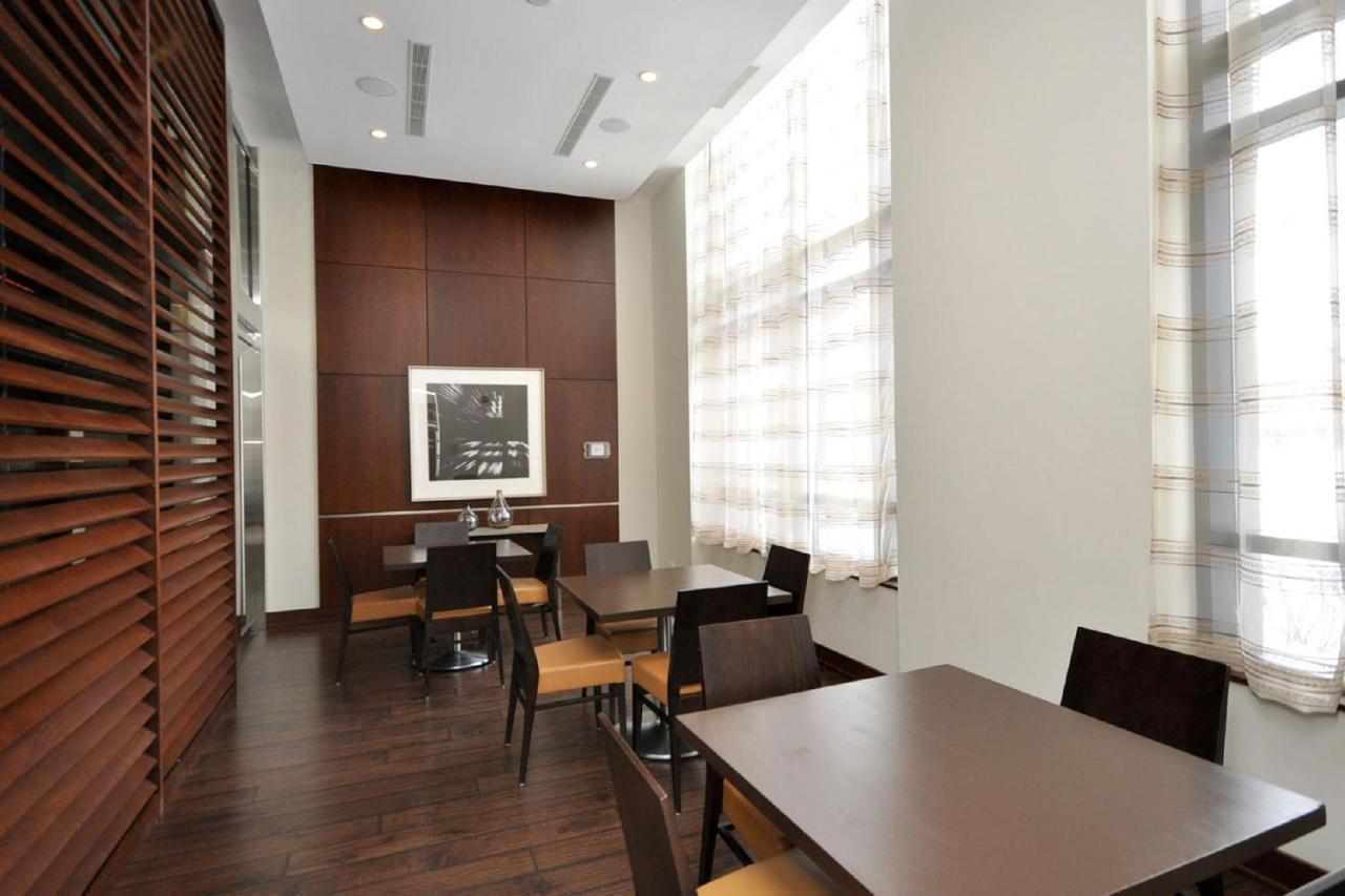 Royal Stays Furnished Apartments - Square One Mississauga Ngoại thất bức ảnh