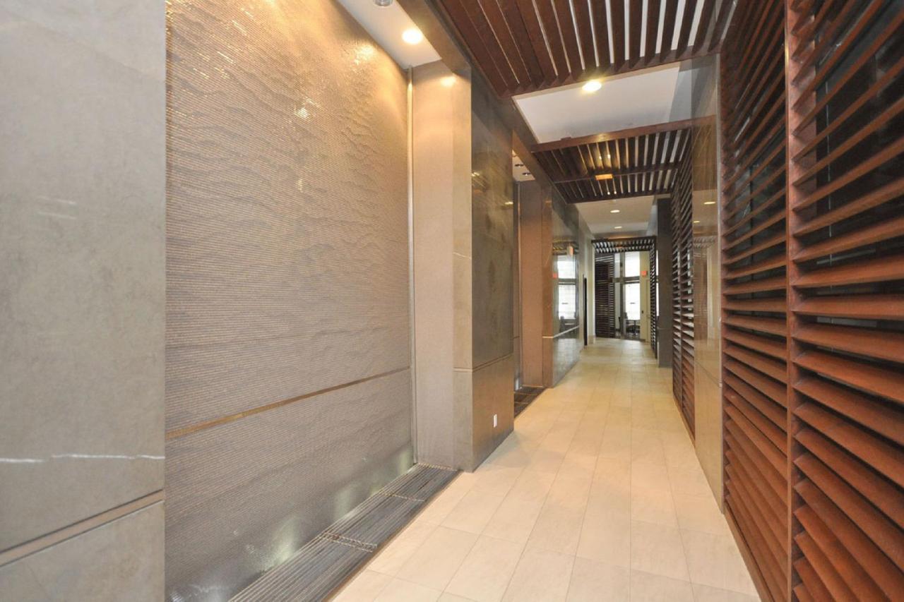 Royal Stays Furnished Apartments - Square One Mississauga Ngoại thất bức ảnh